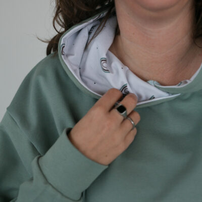 UNDER THE RAINBOW - HOODIE – Bild 3